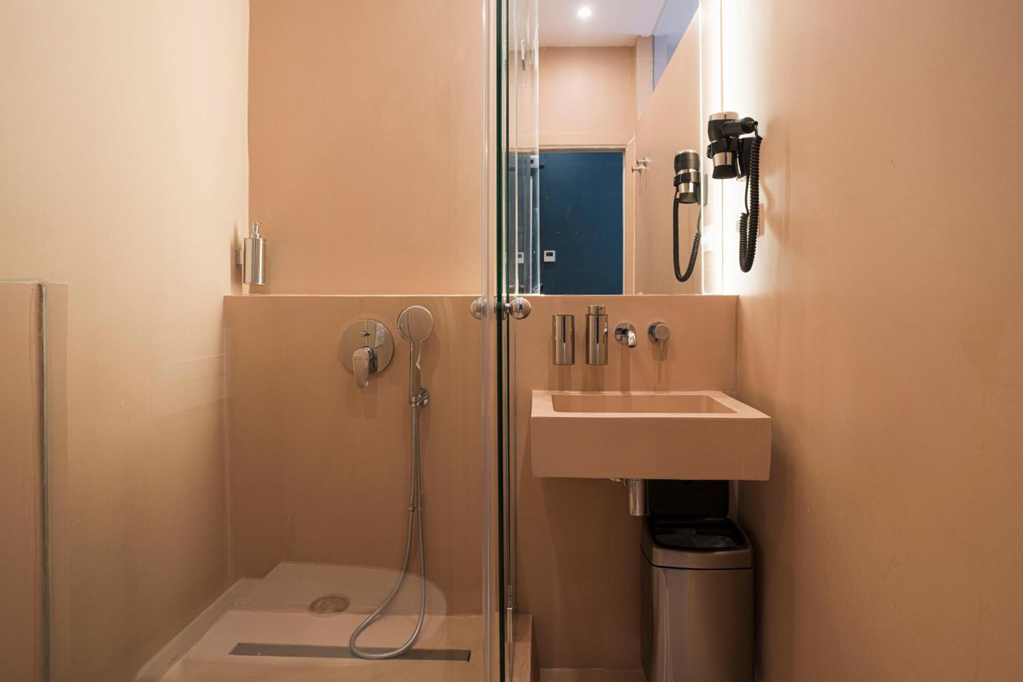 Hostal Sol Y K Βαρκελώνη Εξωτερικό φωτογραφία