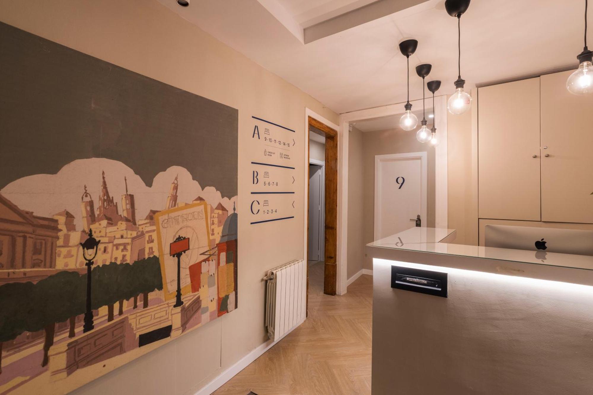 Hostal Sol Y K Βαρκελώνη Εξωτερικό φωτογραφία